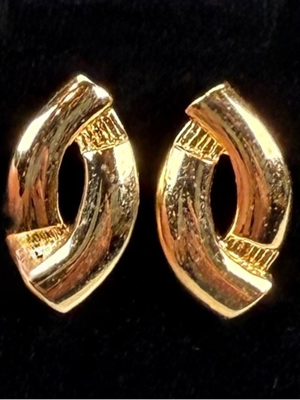 Vintage goldtone weighted clip on pierced earrings